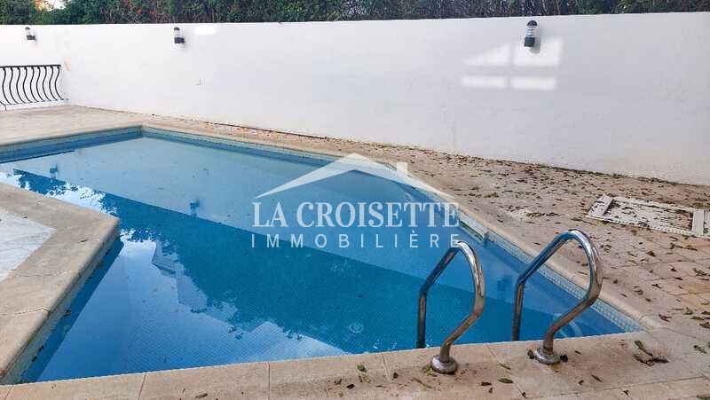 Villa S+4 avec piscine à La Marsa